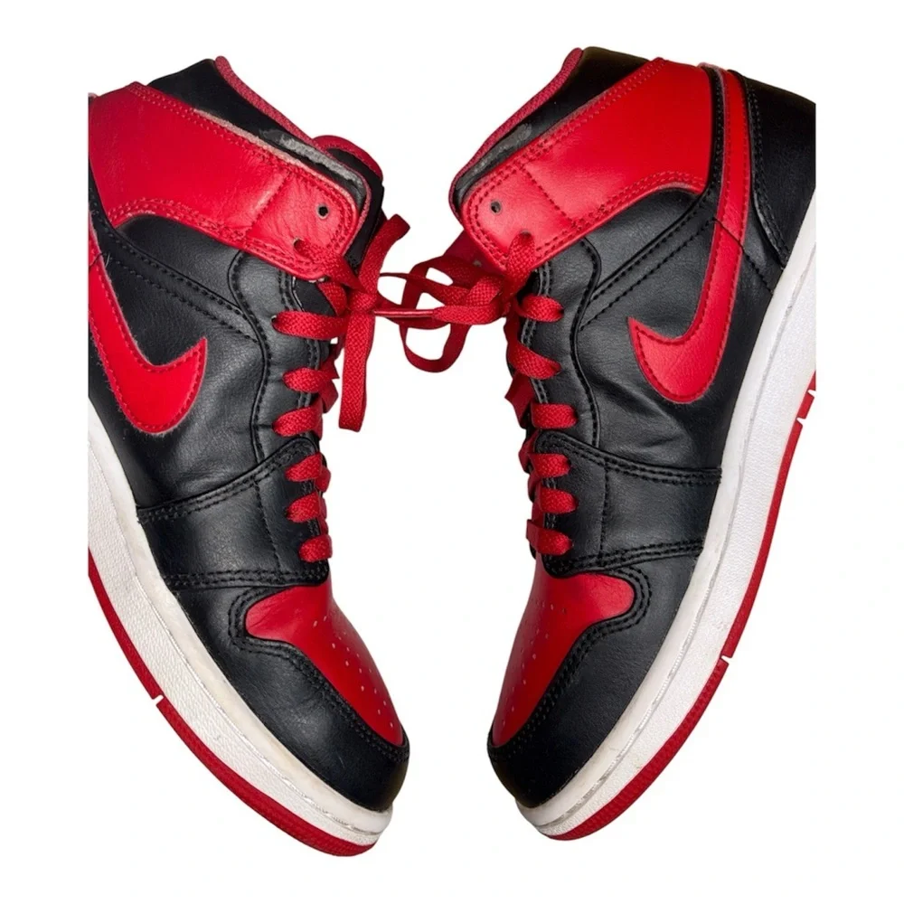 Nike Air Jordan 1 Mid Sneakers Bred Black/Fire Red/White DQ8426-060 Men’s Size 8